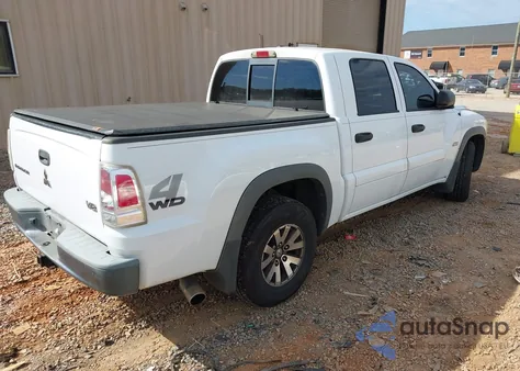 2006 Mitsubishi Raider Duro Cross V8 from USA, damaged, VIN 1Z7HT38N86S596813